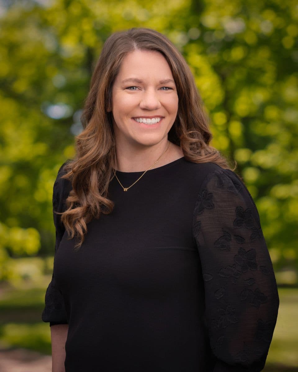 Emily Marks headshot